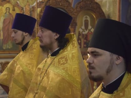 Епископ Новокузнецкий и Таштагольский Владимир совершил всенощное бдение в Спасо-Преображенском кафедральном соборе