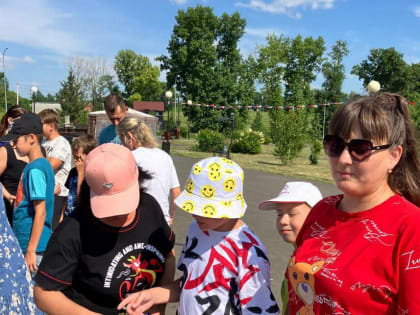 В главном сквере жилого района Пионер состоялся семейный квест