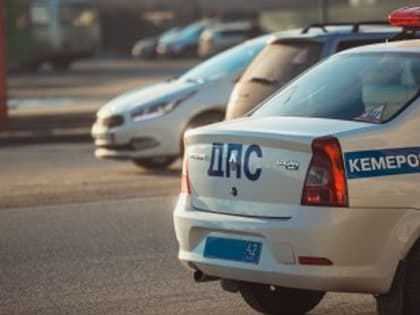 В Кемерове пассажир с ножом напал на таксиста