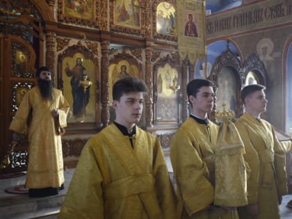 Епископ Новокузнецкий и Таштагольский Владимир совершил Божественную литургию в Спасо-Преображенском кафедральном соборе