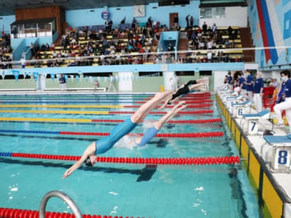 Кузбасские пловцы завоевали 19 медалей на чемпионате и первенстве СФО