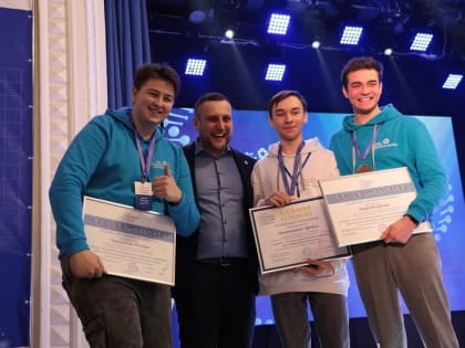 Кемеровские школьники выиграли миллион рублей на свой проект по обучению нейросетей основам проектирования