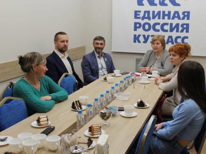 Активисты «Единой России» встретились с женами мобилизованных