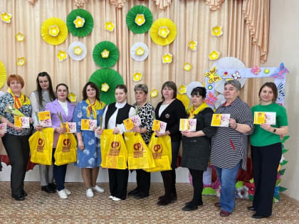 Мариинские социалисты поздравили праздничную акцию «Весеннее настроение!»