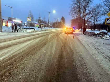 В Мысках в районе поселка Ключевой,  «Renault Duster» сбил двух пешеходов