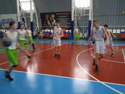 Мысковские баскетболисты приняли участие в первенстве Лиги Сибири в пгт. Верх-Чебула
