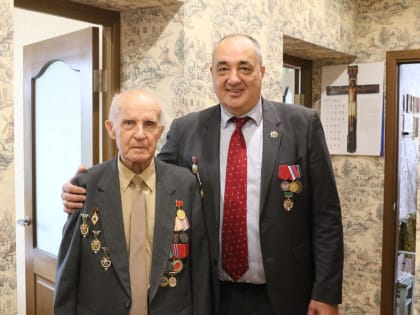 Девяностолетие отмечает сегодня кемеровчанин Владимир Николаевич Андреев, ветеран труда, шахтёр с 42-летним стажем