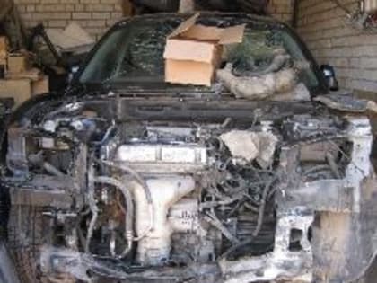 В Кузбассе автоледи укокошила автомобиль другой водительницы и обвинила всех вокруг в неправоте