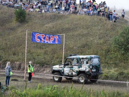 В Яшкине прошли соревнования по джип-спринт-биатлону