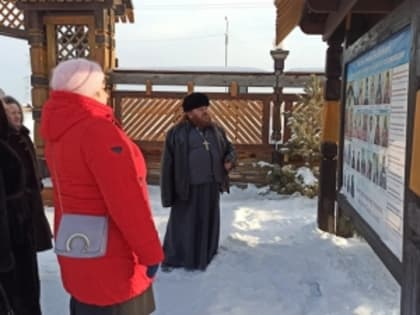 Туристы из Итата побывали в городе Мариинске, где посетили мемориал, посвященный жертвам Сиблага