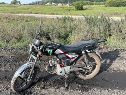 Подросток на мопеде въехал в иномарку