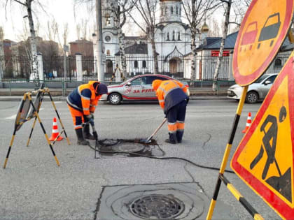 В Новокузнецке начался ямочный ремонт дорог