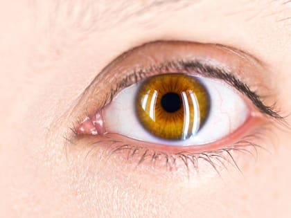 В Сибири пенсионерка пришла в клинику за помощью, и ей ампутировали глаз