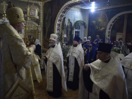 Епископ Владимир возглавил Великую Рождественскую вечерню в храме Святой Троицы пгт. Темиртау