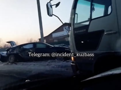 В Прокопьевске произошло жесткое ДТП на Проспектной с участием одного автомобиля