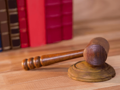 Суд отправил под стражу медика, скрывавшего травмы работников шахты «Листвяжная»