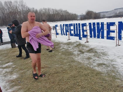 А снег идёт…