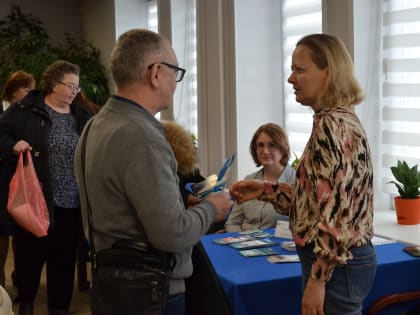 Специалисты Территориального фонда ОМС Кемеровской области – Кузбасса Галина Резникова и Татьяна Наумова приняли участие в Многопрофильной ярмарке вакансий, которая проводилась на 
