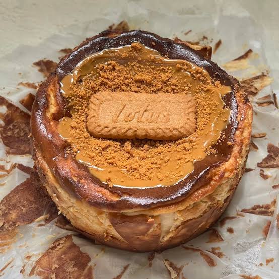 Lotus Biscoff Basque Cheesecake