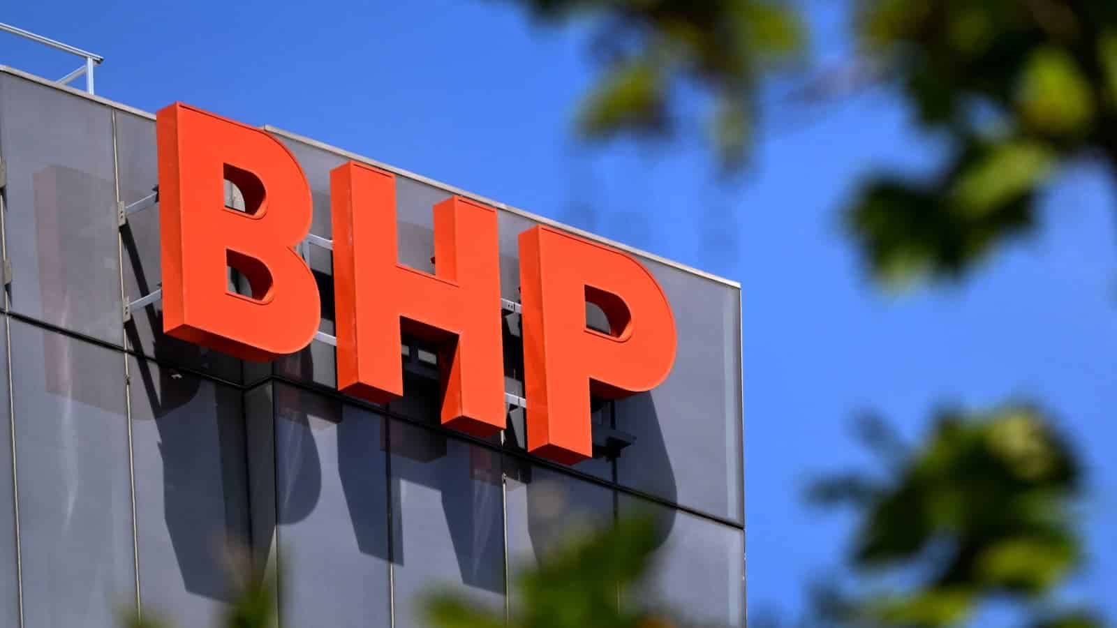 BHP групп Африкт эргэн ирж, зэсийн хайгуул хийнэ.