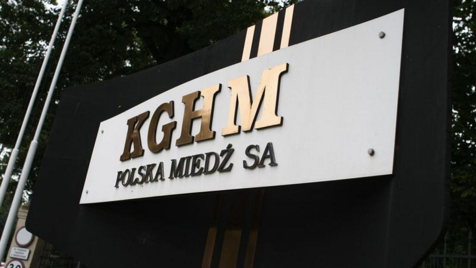 Польшийн төрийн мэдлийн зэс, мөнгө үйлдвэрлэгч KGHM компани 8.55 тэрбум ам.долларын хөрөнгө оруулалт хийнэ.