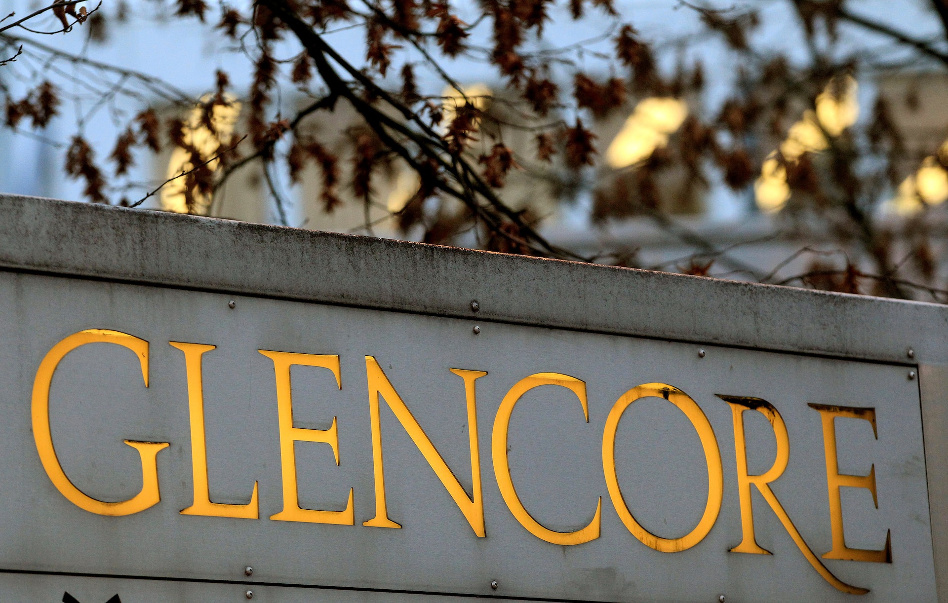 Солонгосын Экспорт-Импортын банк "Glencore"-д 1 тэрбум долларын зээл олгож, улсынхаа зэсийн нийлүүлэлтийг дэмжинэ.