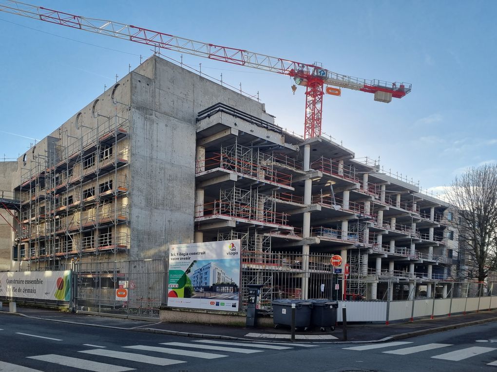 Transformation d’un bâtiment emblématique de l’ouest parisien, l’ancien siège d’Airbus. Situé au 12 rue Pasteur à Suresnes