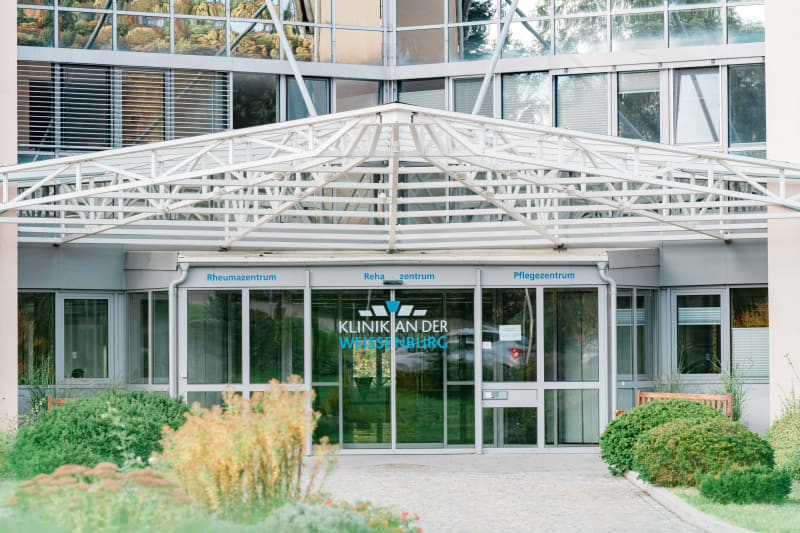 Eingangsbereich der Klinik an der Weißenburg