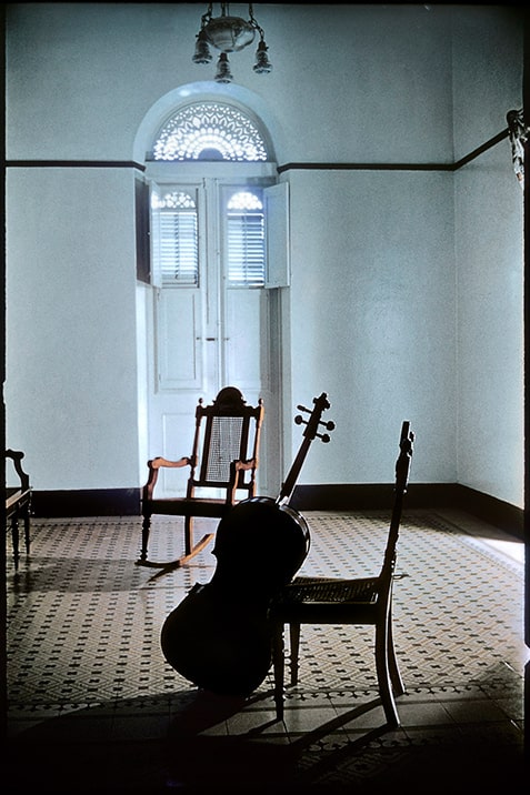 San Juan, Puerto Rico, 1957. © Elliott Erwitt/Magnum Photos/Courtesy of Edwynn Houk Gallery, New York and Zürich