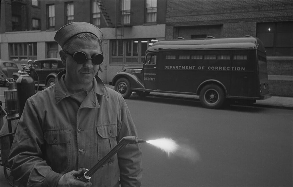 Stanley Kubrick for Look Magazine. Paddy Wagon. 1949. © Museum of the City of New York. The LOOK Collection