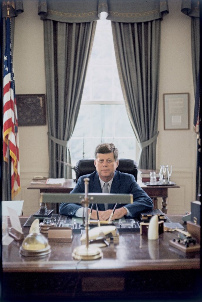Elliott Erwitt Washington, DC, USA, 1962 Archival pigment print © Elliott Erwitt. Courtesy of the artist and Edwynn Houk Gallery, New York and Zurich.