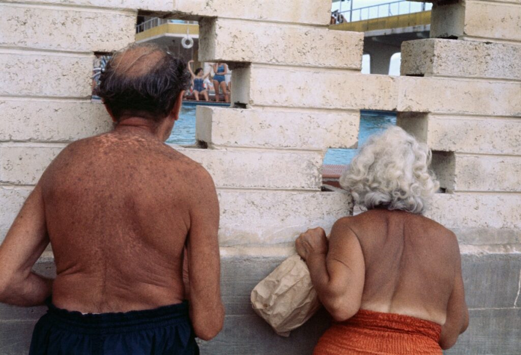 Miami, FL, 1960. © Estate of Vivian Maier, Courtesy Maloof Collection and Howard Greenberg Gallery, New York