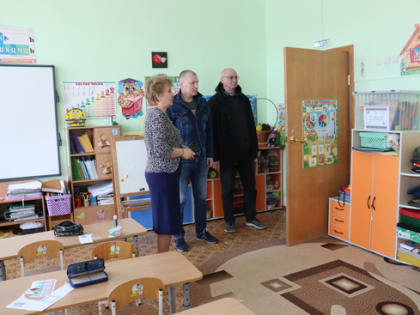 Сергей Будкин посетил социальные объекты Филипповского поселения