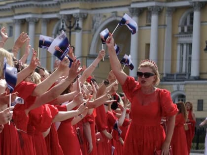 В центре Санкт-Петербурга прошел флешмоб в поддержку президента России Путина