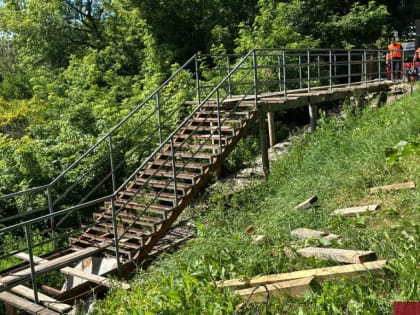 Муниципальный «Центр управления городскими дорогами» продолжает ремонт городских лестниц