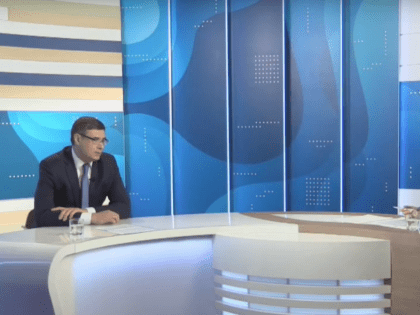 От стоимости новых автобусов для Владимира до ремонта трассы в Покрове. Какие еще темы прозвучали на прямой линии губернатора?