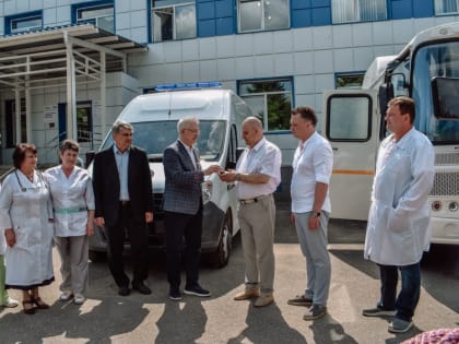 Суздальской РБ передали ключи от новых автомобилей