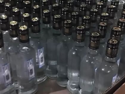 Во Владимирской области в ходе рейда сотрудники ФСБ изъяли более 2 тысяч бутылок сомнительного алкоголя