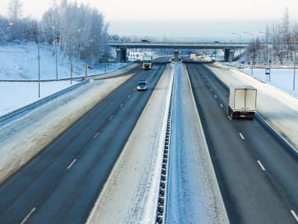 Общественники намерены добиться ограничения движения перегруженных грузовиков по трассе М-7