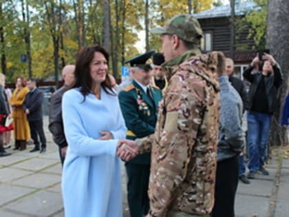 Добровольцы из Коврова отправились на службу по контракту