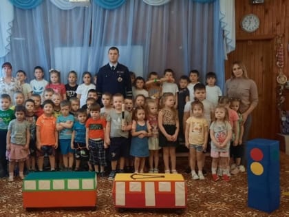 Госавтоинспекторы провели для дошколят День дорожной безопасности