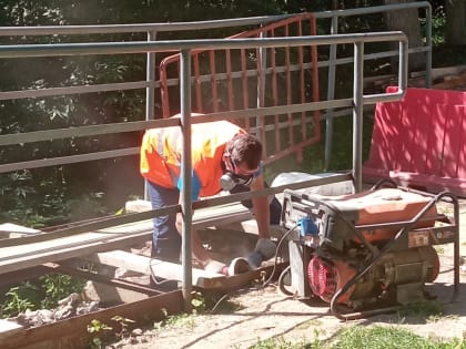 Ремонт пешеходной лестницы во Владимире завершится ко Дню города