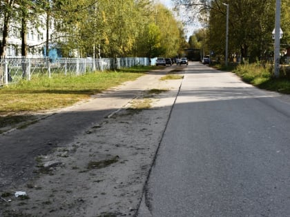 Глава города Алексей Соколов рассказал, почему отложен ремонт тротуара у школы №4