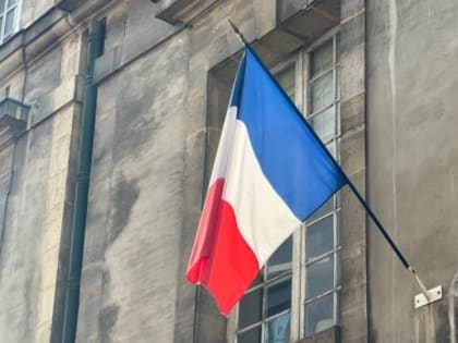 Во Франции президента Украины Зеленского назвали лакеем США