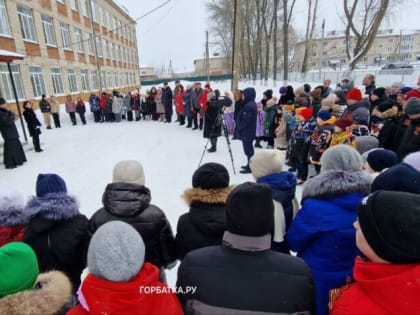 На здании Новлянской школы установлена памятная доска в честь героя СВО сержанта Александра Колобова