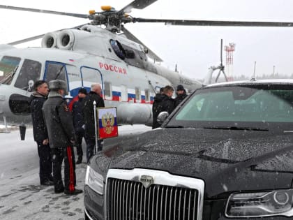 Президент России Владимир Путин прилетел на вертолете в Мариуполь