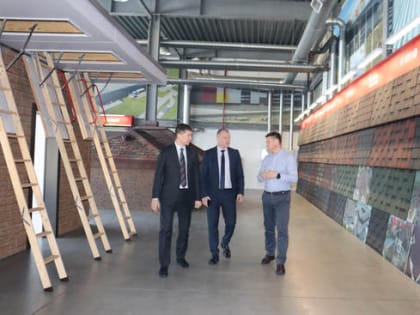 Сергей Будкин посетил производство битумной черепицы «Деке Хоум Системс»