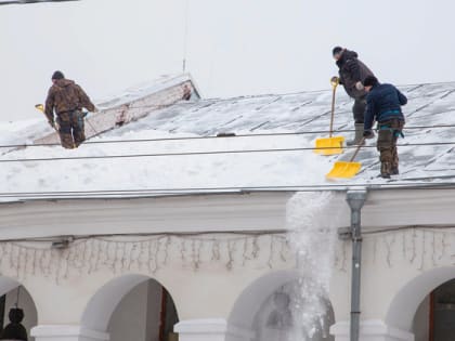 Во Владимире собственникам зданий и УК напомнили о штрафах за сосульки