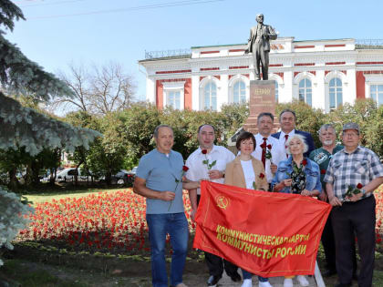 «Коммунистическую партию Коммунисты России» в ЗакСобрание поведут братья Алтуховы, капитан второго ранга и гармонистка