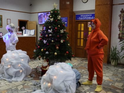 Новогодняя елка для детей из ЛДНР